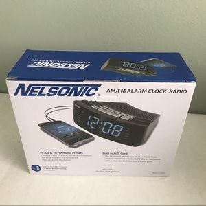 Nelsonic AM/FM Alarm Clock Radio with AUX Cord